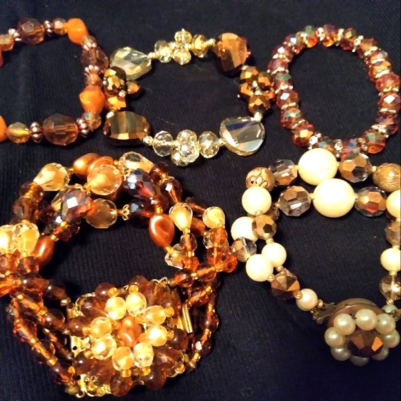 Jewelry - Set of 5 vintage bracelets